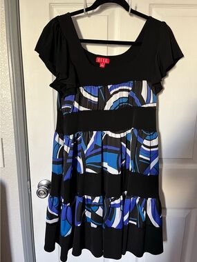 ELLE Blue & Black Geometric Tiered Flutter-Sleeve Dress - Size M